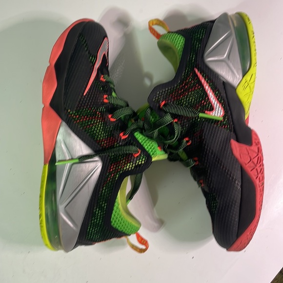 Nike LeBron 12 Low - Picture 7 of 7